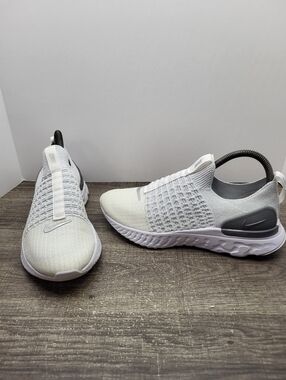 Nike React Phantom Run Flyknit 2 Shoes Womens Size 8 White Sneakers CJ0280-100